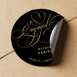 Geëngageerde elegante gouden zwarte verlovingsfees ronde sticker
