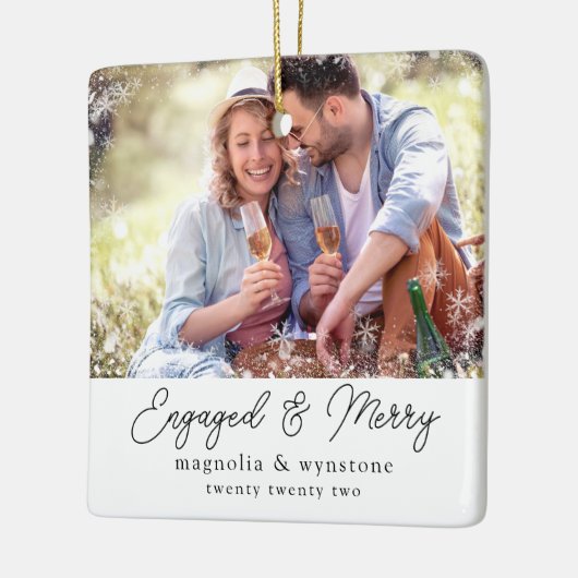 Geëngageerde Merry Photo Snowflake Keepomwille Keramisch Ornament (Links)