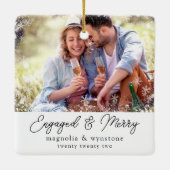 Geëngageerde Merry Photo Snowflake Keepomwille Keramisch Ornament (Achterkant)