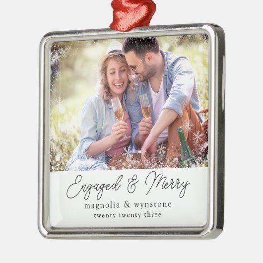 Geëngageerde Merry Photo Snowflake Keepomwille Metalen Ornament (Links)