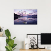 Geese over het gletsjermeer op Sunset Poster (Thuiskantoor)