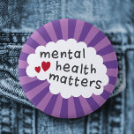 Geestelijke gezondheidskwesties pinback badge ronde button 5,7 cm<br><div class="desc">Pinback-knoppenbadge met de tekst mentale gezondheidsproblemen met rood hart op een wit brein op een paarse sunburst achtergrond. Alle kleuren zijn aanpasbaar in het ontwerpgereedschap.</div>
