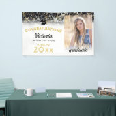 Gefeliciteerd 2026 Afgestudeerde Goud en Wit Foto Spandoek (Beurs)
