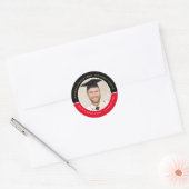 Gefeliciteerd Afstudeerder Foto jaar zwart rood Af Ronde Sticker (Envelop)