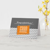 Gefeliciteerd Afstudeerder. Grijs Chevron Patroon Kaart (Gele Bloem)