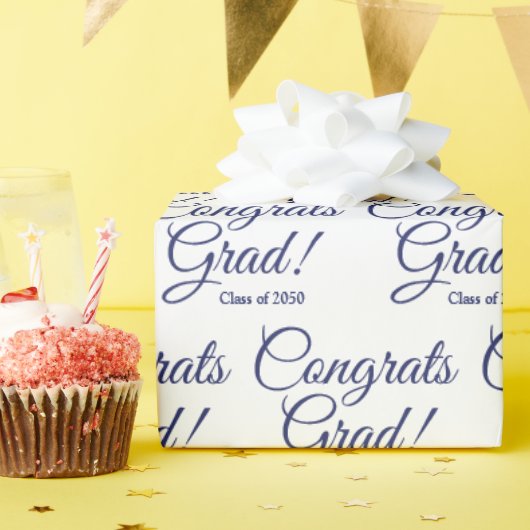 Gefeliciteerd afstudeerder wit navy blauw script k cadeaupapier (Verjaardagsfeest)