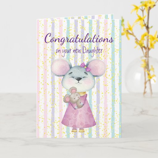 Gefeliciteerd Baby Fun Cute Mouse Dierendochter Kaart (Gele Bloem)