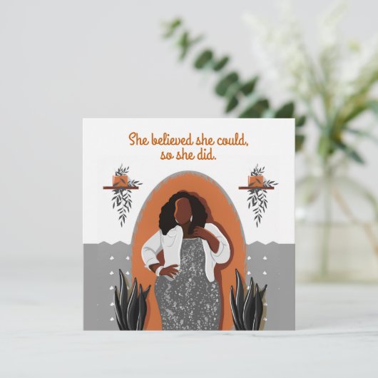 Gefeliciteerd Black Woman Ze geloofde dat ze het k (Staand voorkant)