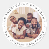 Gefeliciteerd Classic Simple Family Foto Ronde Sticker (Voorkant)