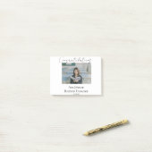 Gefeliciteerd foto afgestudeerde naam universiteit post-it® notes (Op bureau)