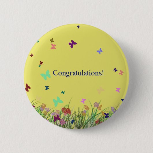 Gefeliciteerd gele vlinderachtergrond ronde button 5,7 cm (Voorkant)