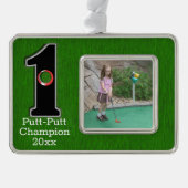 Gefeliciteerd Golfer Hole in One Gepersonaliseerd  Verzilverd Omlijst Ornament (Voorkant)