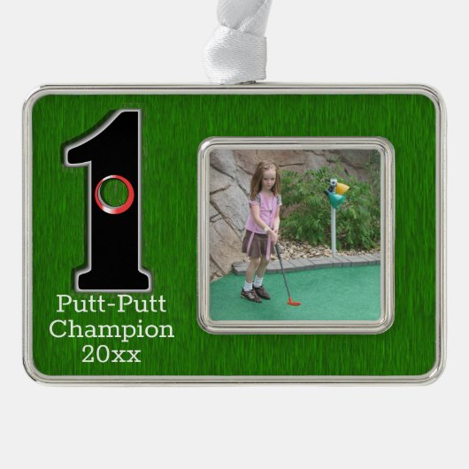 Gefeliciteerd Golfer Hole in One Gepersonaliseerd  Verzilverd Omlijst Ornament (Voorkant)
