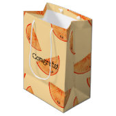 Gefeliciteerd! Kawaii Waterverf Oranje Medium Cadeauzakje (Voorkant Gekanteld)