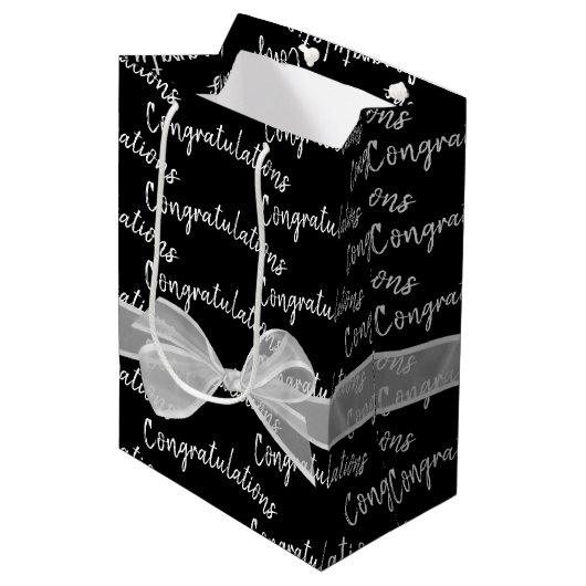 Gefeliciteerd met bruiloft Bow op zwart Medium Cadeauzakje (Voorkant Gekanteld)