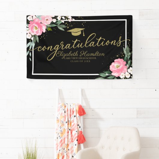 Gefeliciteerd met het hete roze bloemenafstudeerfe spandoek (Insitu)