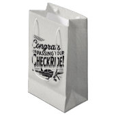 Gefeliciteerd met het passeren van je checklist! klein cadeauzakje (Voorkant Gekanteld)