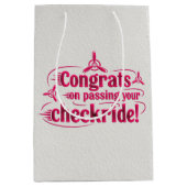 Gefeliciteerd met het passeren van je checklist! medium cadeauzakje (Voorkant)