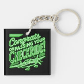 Gefeliciteerd met het passeren van je checklist! sleutelhanger (Achterkant)