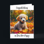 Gefeliciteerd met je nieuwe puppy kaart<br><div class="desc">Schattigee Abrikozen poedel puppy hond spelen in geel herfst bladeren wenskaart. Gefeliciteerd met je nieuwe puppy.</div>