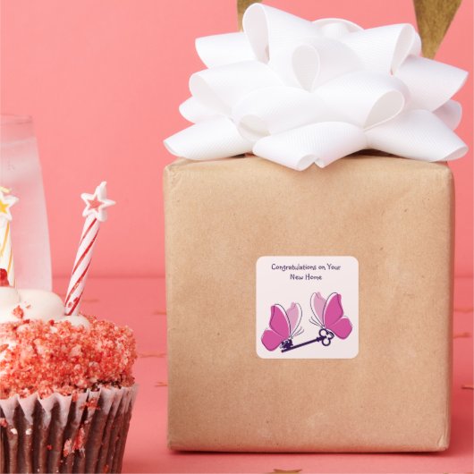 Gefeliciteerd met je nieuwe roze vlinders vierkante sticker (Feest)