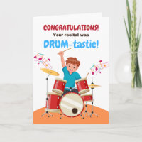 Gefeliciteerd met je trommelrecital, leuke jonge j