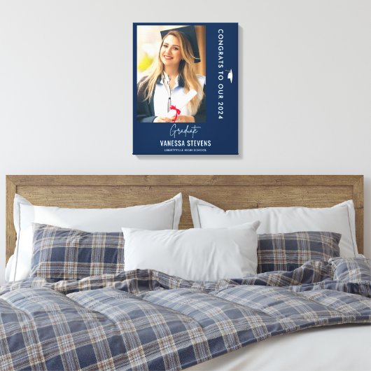 Gefeliciteerd met onze 2024 Afstuderen Navy Modern Canvas Afdruk (Insitu (Slaapkamer))