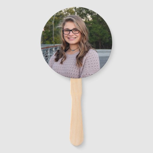 Gefeliciteerd met onze Afstudeerder, foto van 2022 Handwaaier (Achterkant)