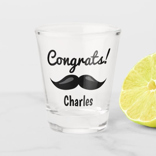 Gefeliciteerd met zijn snor shot glas (Voorkant)