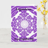 Gefeliciteerd modern Paars ontwerp Kaart (Gele Bloem)