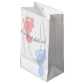 Gefeliciteerd Roze en Blauwe Voetafdrukken Patroon Klein Cadeauzakje (Voorkant Gekanteld)