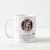 Gefeliciteerd Roze Rococo Afstudeerfoto Koffiemok (Links)