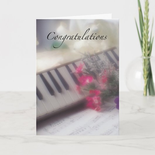 Gefeliciteerd toetsenbord, met bloemen kaart (Voorkant)