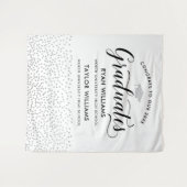 Gefeliciteerd Twee Graduates Silver Confetti Party Wandkleed (Voorkant (horizontaal))