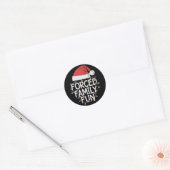 Geforceerd Familiefun Sarcasme Kerst Grappig Ronde Sticker (Envelop)