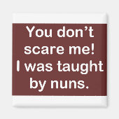 Gegeven door nonnen in donkerrood magneet (Voorkant)