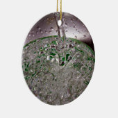 Gegoten vloeistof in een beker keramisch ornament (Rechts)