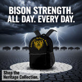 Gegraveerde bizonbuffelkop in cirkelvormig ontwerp bedrukte rugzak