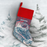 Gegraveerde illustratie van het winterlandschap kerstsok<br><div class="desc">Deze unieke moderne kerstkous met een geïllustreerd gegraveerd winterlandschap op een rode achtergrond,  een huis en besneeuwde bomen en de persoonlijke naam erop zal een speciale kerstvreugde brengen aan elke geliefde! U kunt de achtergrond,  het lettertype en de tekst aanpassen. 🎄 fijne kerst! ©Susanne Sachers - Sunny Mind Design</div>