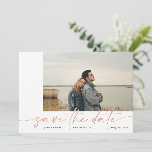 Gegrensd | Modern Plain Blush Photo Roos Gold Foil Save The Date (Staand voorkant)