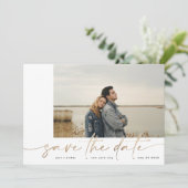 Gegrensd | Moderne Eenvoudige witte foto Gold Foil Save The Date (Staand voorkant)