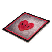Gegrensteld hart in zwart-wit en rood speldenmonog tegeltje (Zijkant)