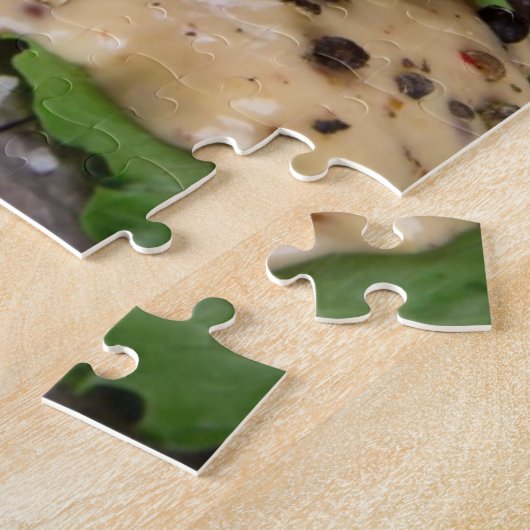 Gegrilde biefsteaks met verse kruiden en tomaten legpuzzel (Zijkant)