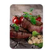 Gegrilde biefsteaks met verse kruiden en tomaten magneet (Verticaal)