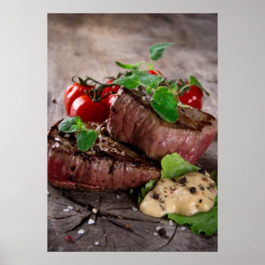 Gegrilde biefsteaks met verse kruiden en tomaten poster (Voorkant)