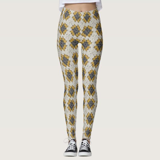 Gehaakte oma vierkant geel en grijs leggings (Voorkant)