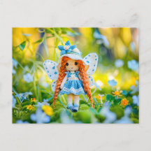 Gehaakte pop met Pet en blauwe bloemen