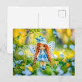 Gehaakte pop met Pet en blauwe bloemen Feestdagenkaart (Voorkant / Achterkant)