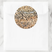 Gehakt hout op een stapel ronde sticker (Tas)