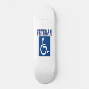 Gehandicapte gehandicapte veteraan persoonlijk skateboard